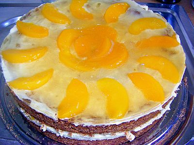 Pfirsich-Buttercreme-Torte